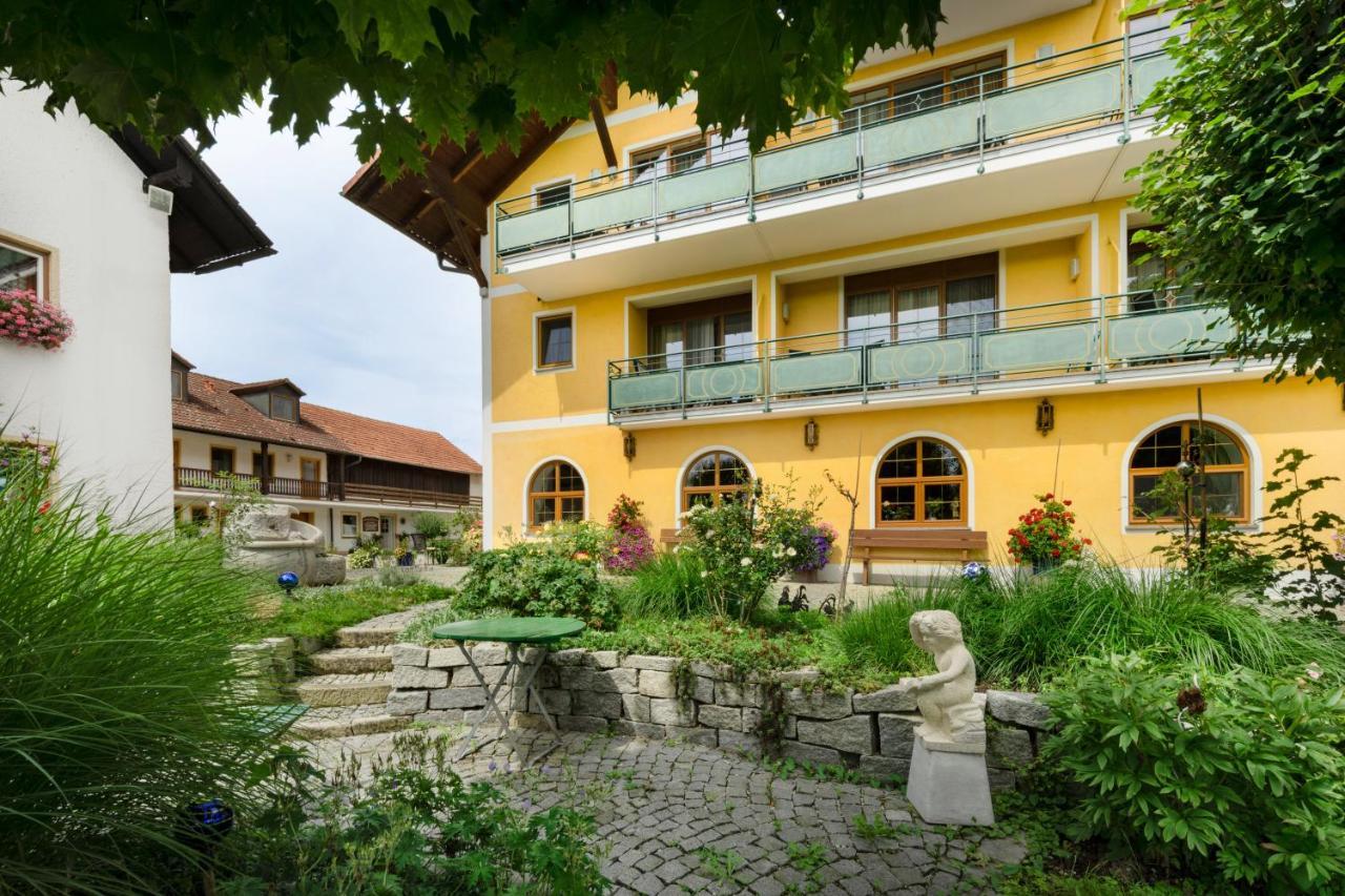 Hotel Preishof Kirchham Εξωτερικό φωτογραφία